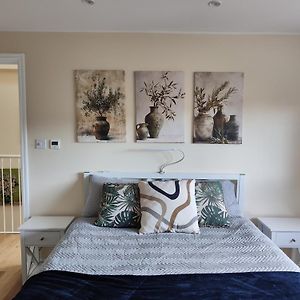 Deluxe Double Room Shower